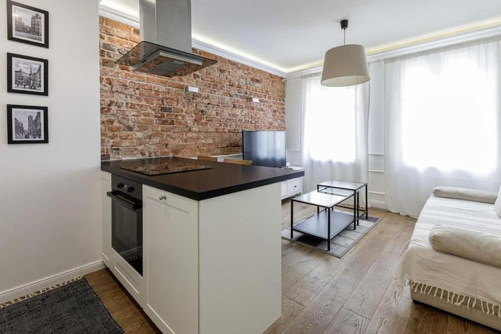 Central Wroclaw Apartment - City Center - Bright And Cozy - U11 Luaran gambar